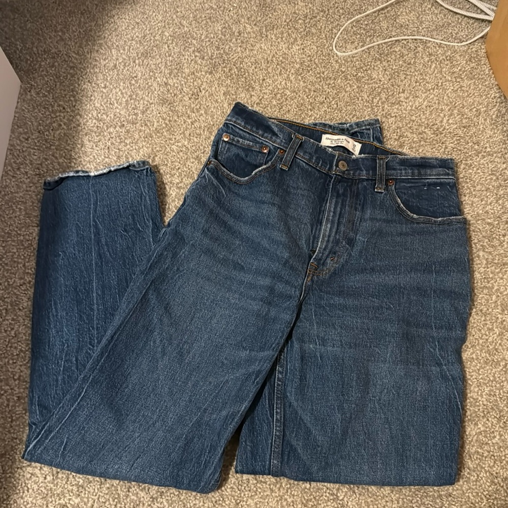 Dark Blue Abercrombie 90’s Straight Ultra High Rise Jeans, Size 6